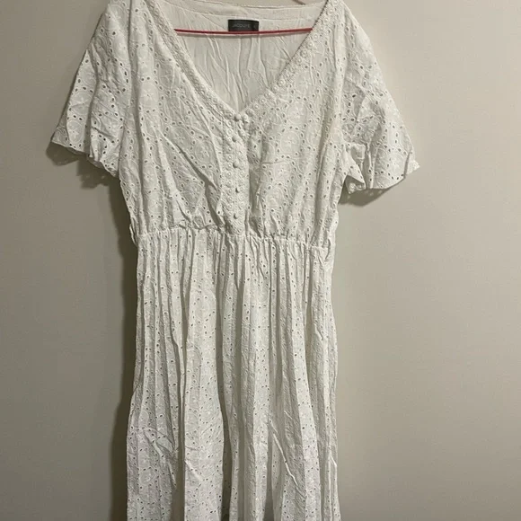Portmans size 16 Broderie dress in excellent condition - Picture 3 of 4